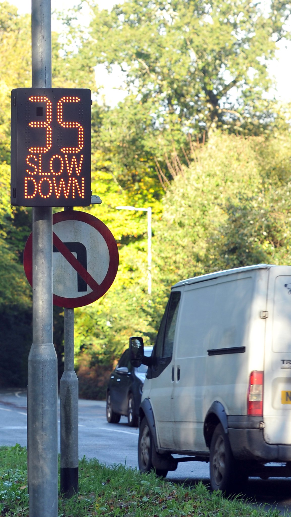 Photo: Steve Pope MDA041122A_SP001
Deployment of Vehicle Activated Signs on St Marychurch Road in Newton Abbot