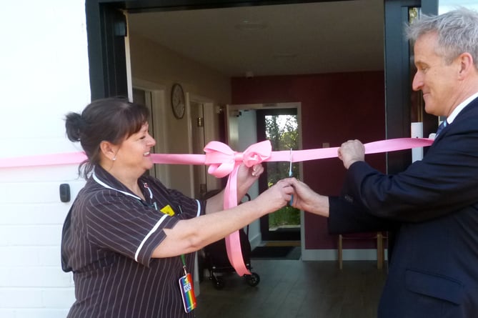 Chief nurse Jo Mountjoy and East Hampshire MP Damian Hinds cut the ribbon to open the new Maternity Hub at Badgerswood Surgery in Headley, November 4th 2022.