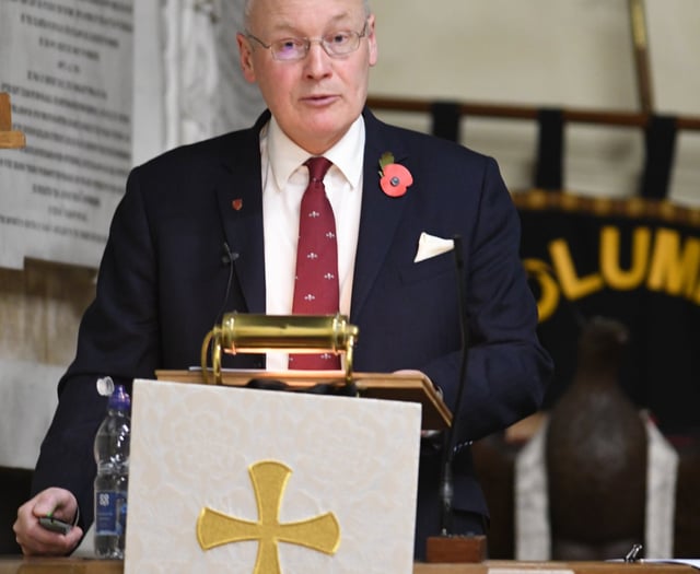 Sir John gives talk on his 40 years of military service