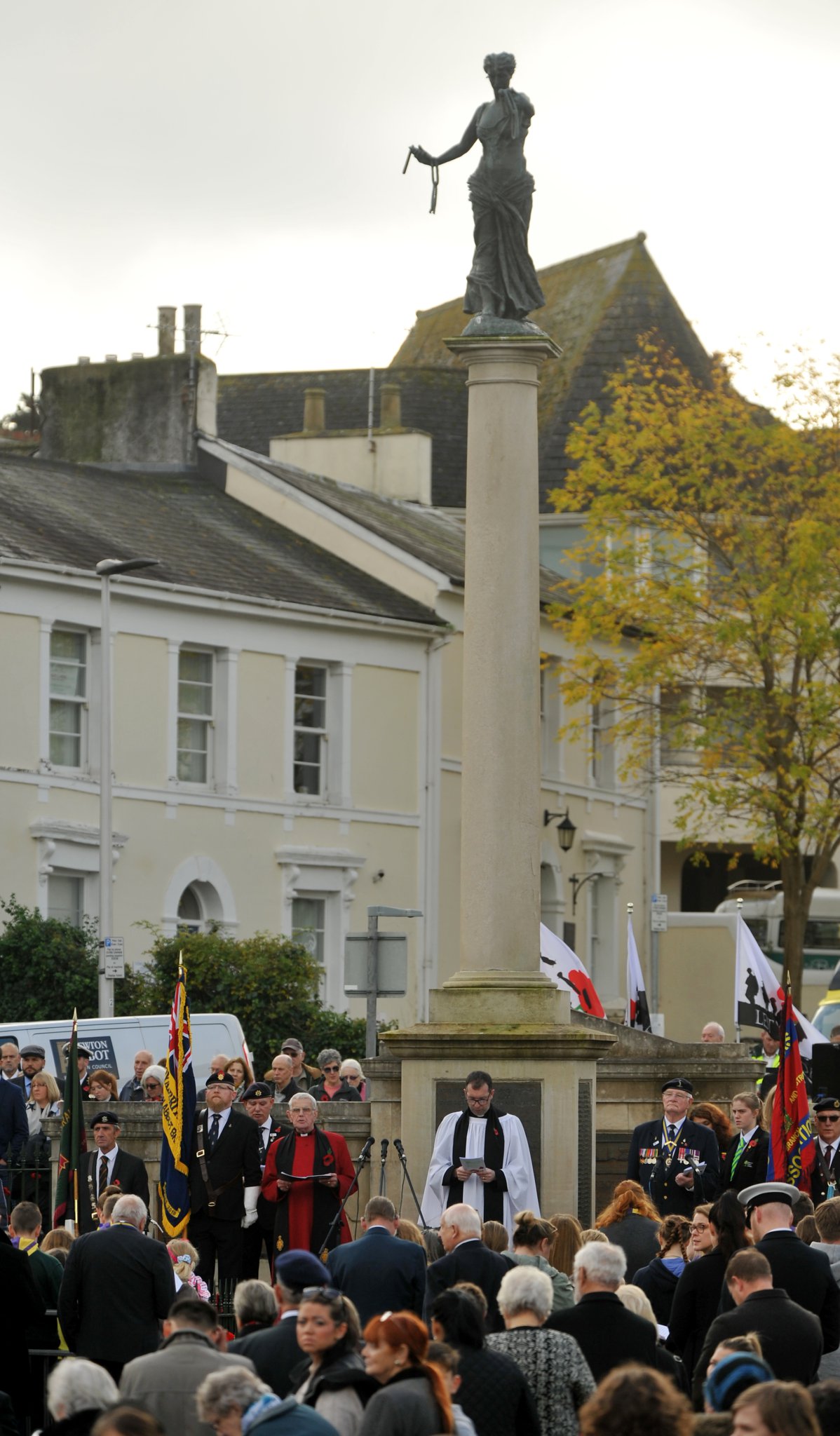 MDA131122F_SP034 Photo: Steve Pope
Remembrance Sunday, Newton Abbot. Service and wreath laying at the war memorial.