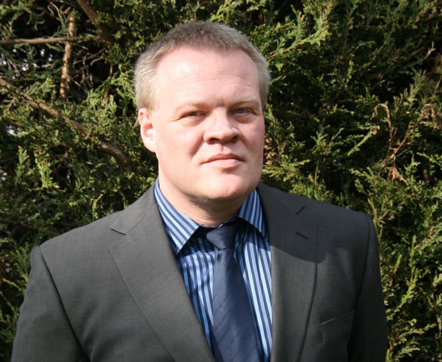 Can ex-UKIP man hold off charge of Lib Dems in Chiddingfold?