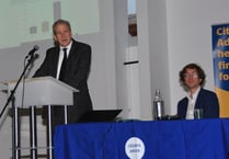 MP speaks at Citizens Advice living costs support event in Alton