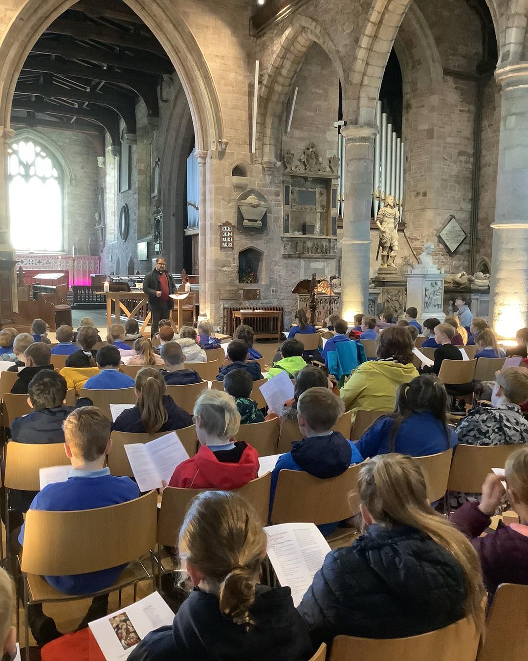 Ashfield Park Primary School pupils take part in delightful advent