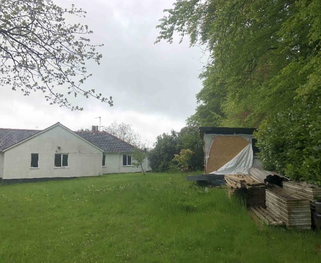 Green house to replace old bungalow refused