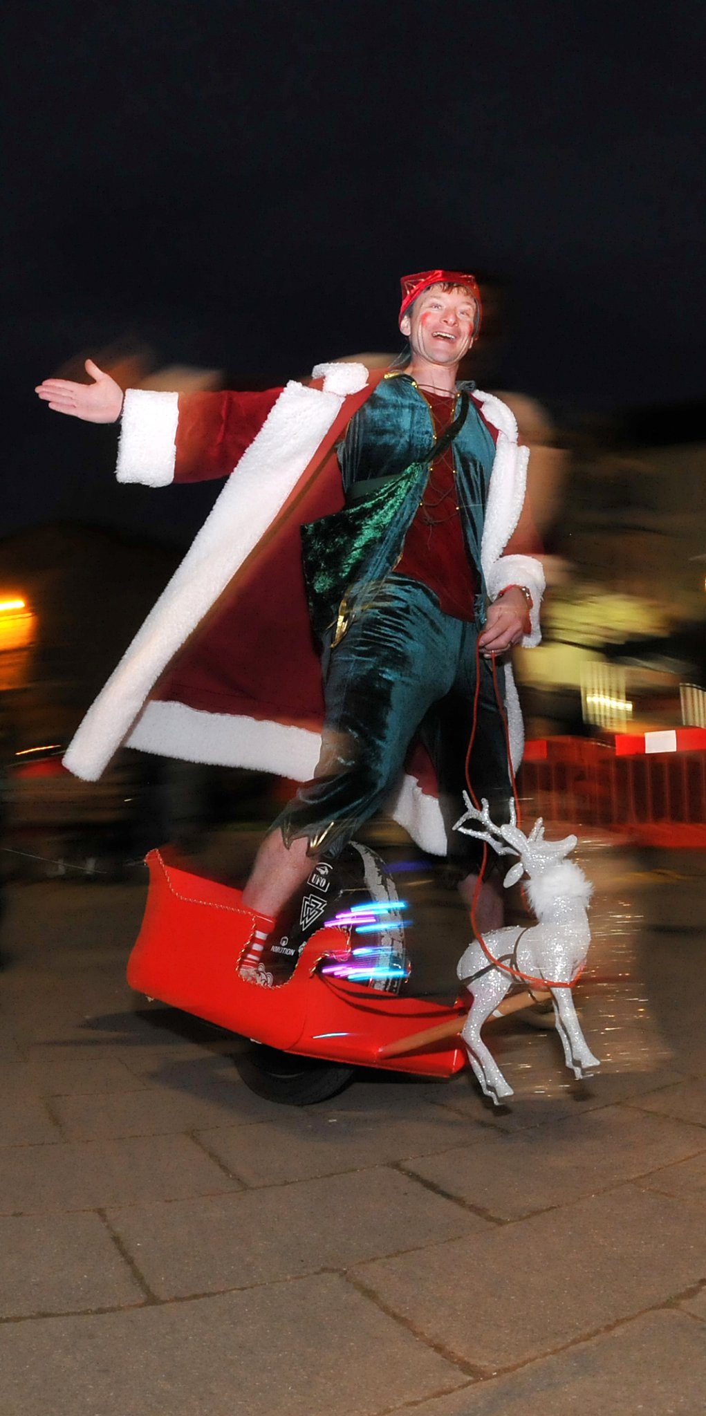 Photo: Steve Pope MDA031222A_SP003
Teignmouth Christmas lights switch on event. anta's little helper Colin Jones