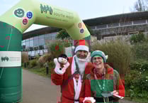 Hundreds of Santas go on the run