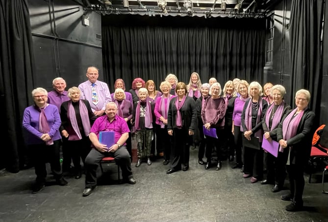 Phoenix Community Choir Christmas concert, The Phoenix Theatre and Arts Centre, Bordon, December 2022.