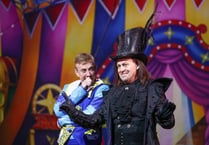 Jason Donovan upstaged by Sooty and Sweep's sidekick 