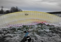Paraglider pilots brave the cold for last flight of 2022