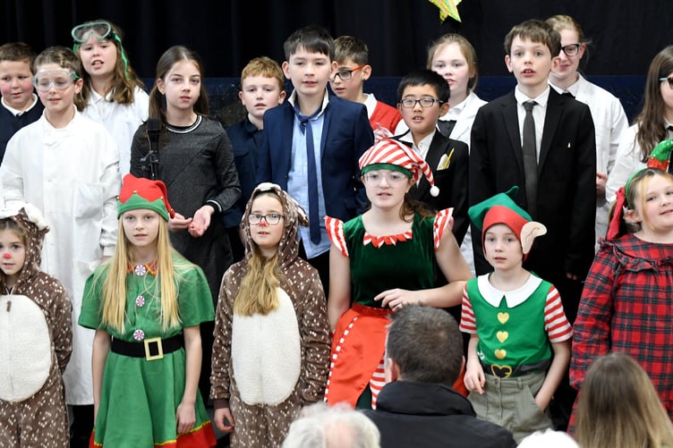 Little Stars 2022: Ashley Hill Years 5 and 6 presents the James Bond-themed 'Christmas Never Dies'