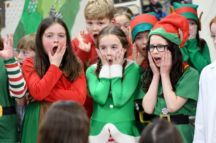 Little Stars 2022: Ashley Hill Years 5 and 6 presents the James Bond-themed 'Christmas Never Dies'