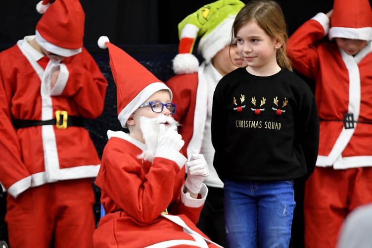Little Stars 2022: Ashley Hill Years 5 and 6 presents the James Bond-themed 'Christmas Never Dies'