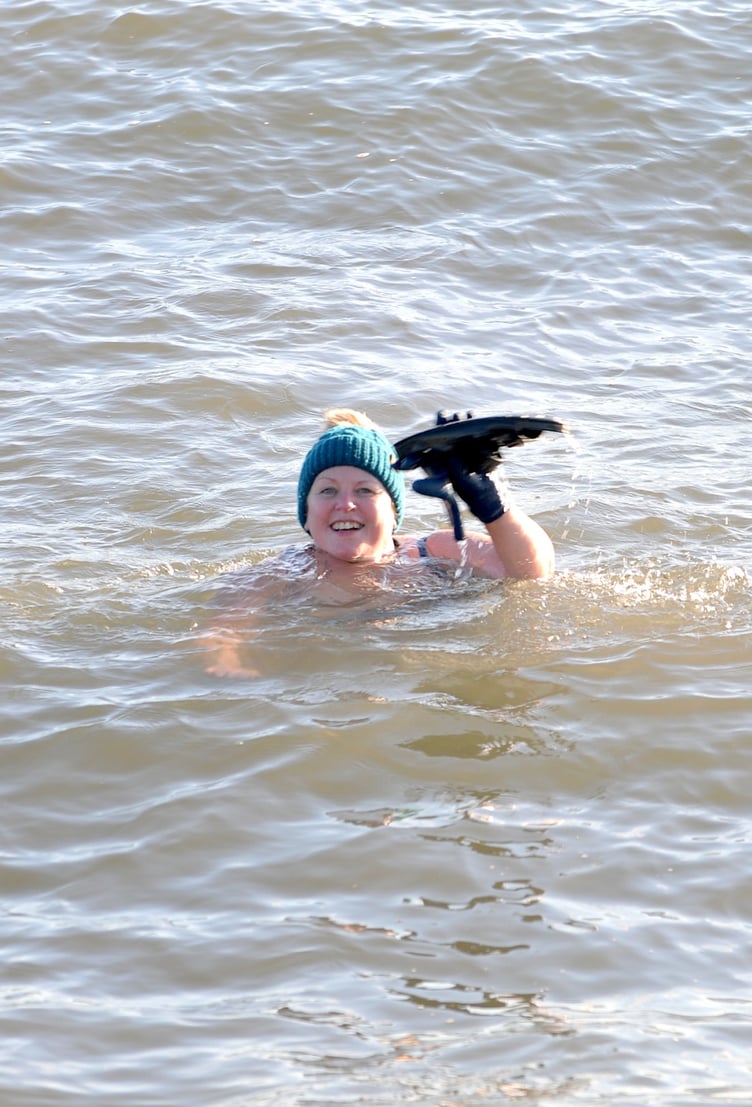 Photo: Steve Pope MDA261222B_SP002
Boxing Day, Teignmouth.
Sadly no Boxing Day Dip took place this year but many people turned up to make the most of the winter sunshine, and of course those hardy swimmers who brave the waters on a daily basis throughout the year took to the water as any other day