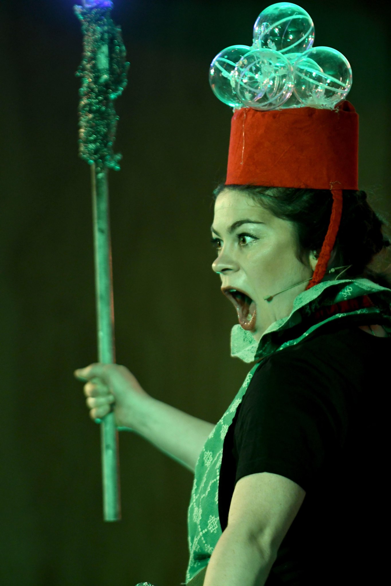 Hello Little People present their two-woman pantomime ‘Beauty and the Yeast’ at Noa Bakehouse -