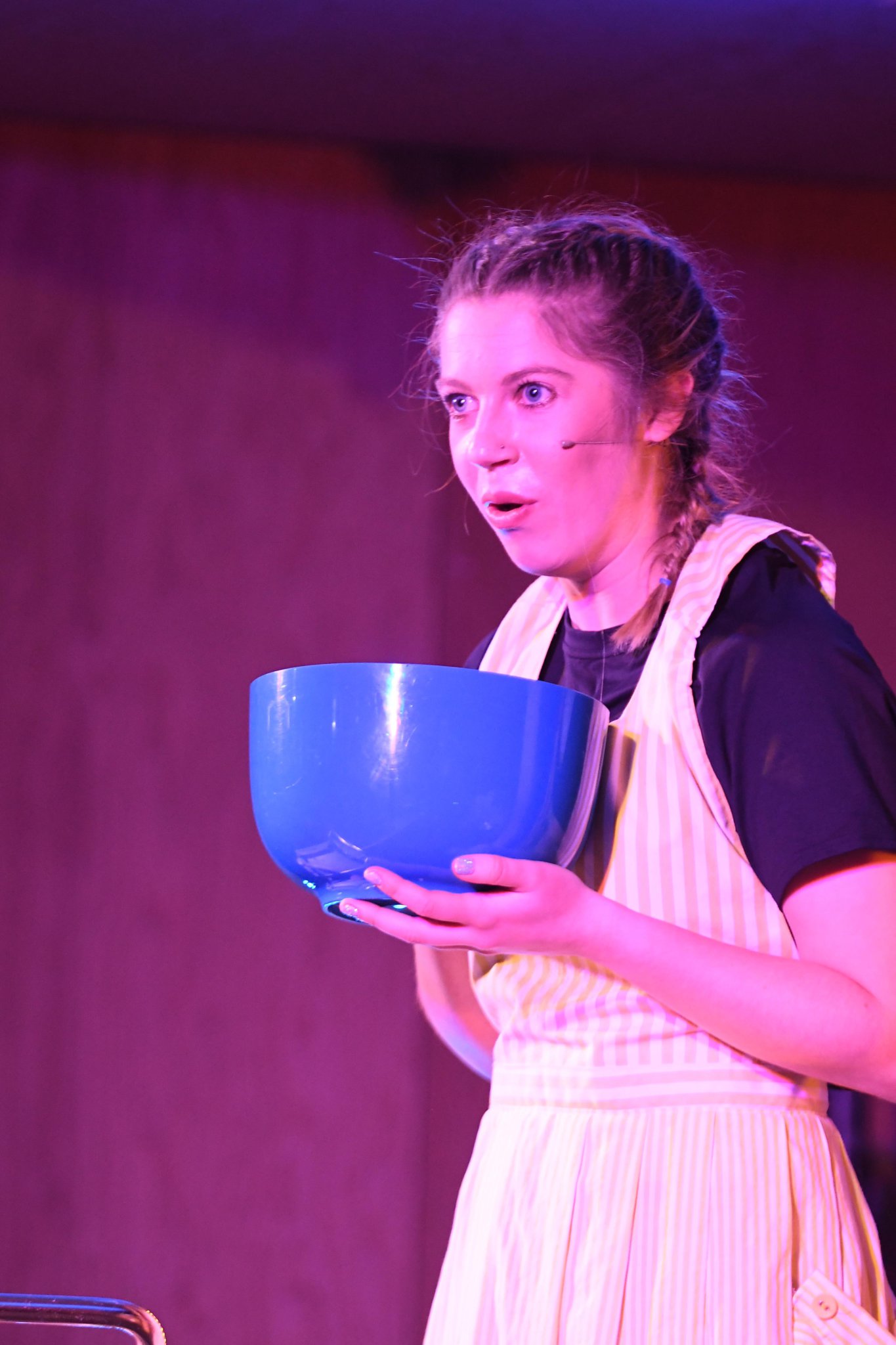Hello Little People present their two-woman pantomime ‘Beauty and the Yeast’ at Noa Bakehouse -