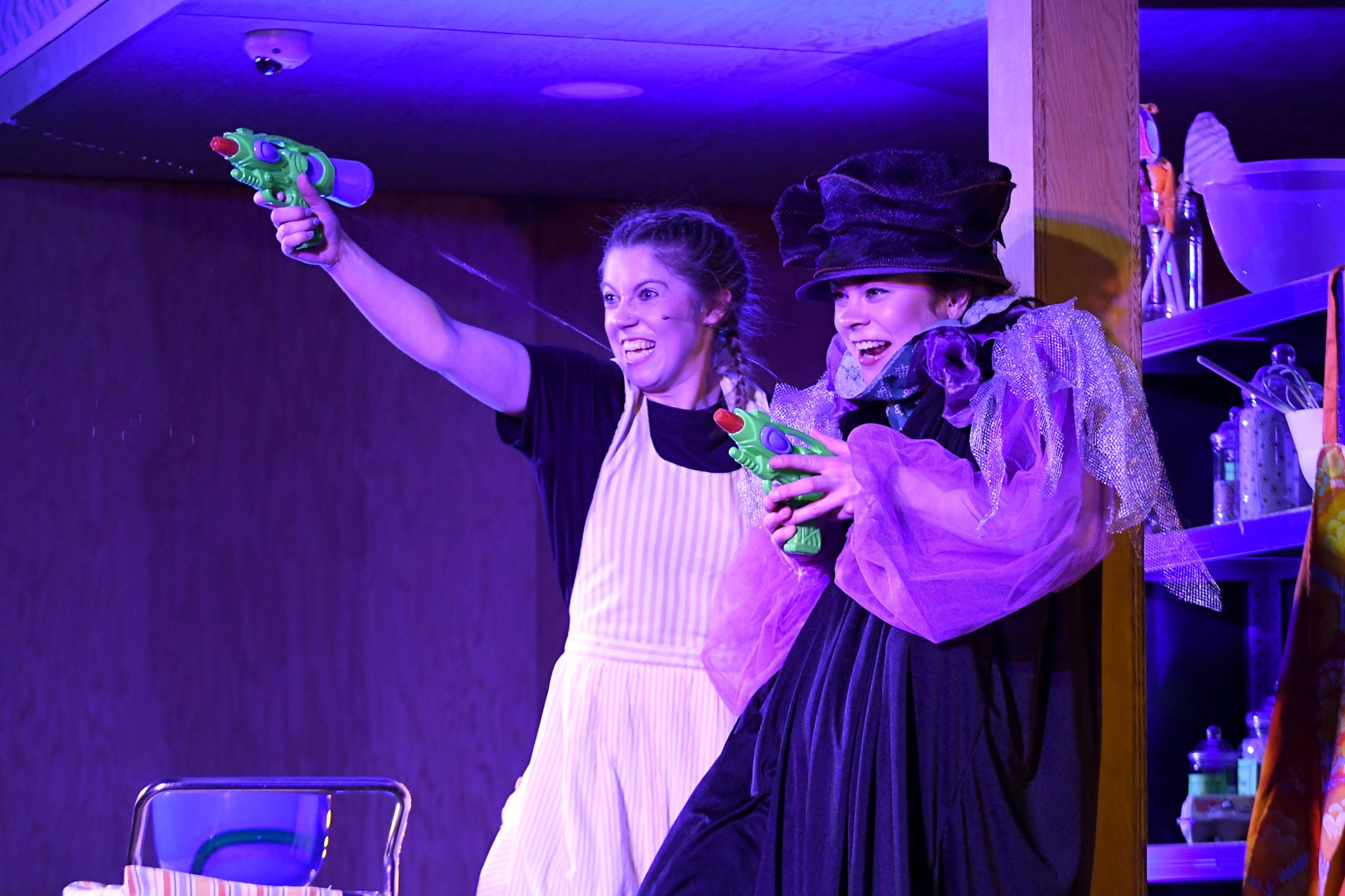 Hello Little People present their two-woman pantomime ‘Beauty and the Yeast’ at Noa Bakehouse -