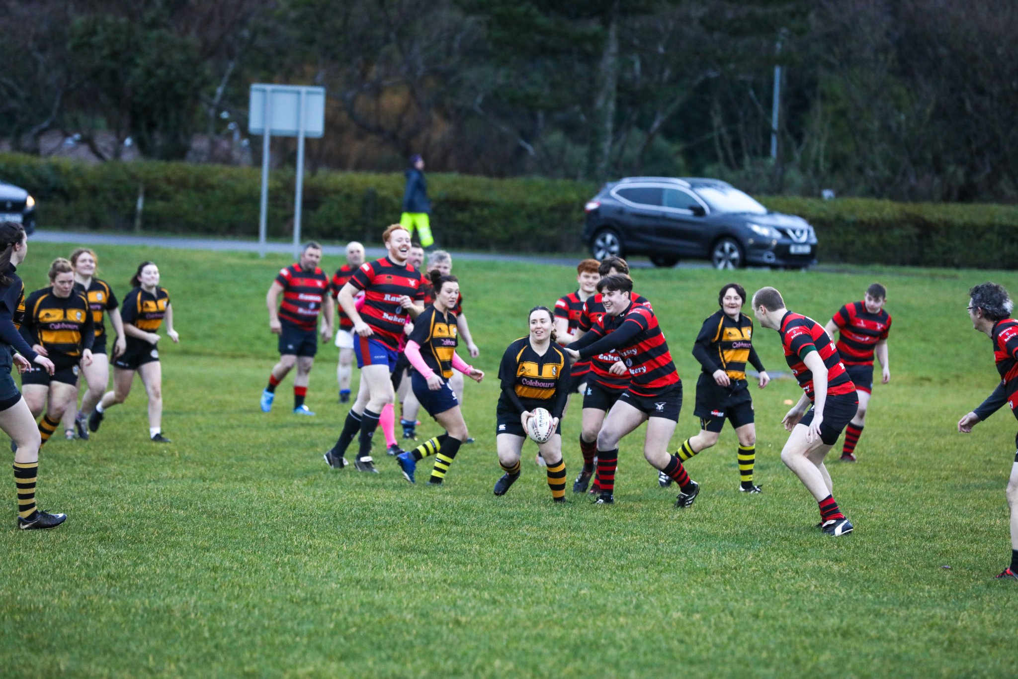 Ella Goodwin-Jones looks for support under pressure from an opponent. It was a family day featuring Derek and Maisee Sewell, while Sharon McCarrick and daughter Maisie Murray played for Vagas, with Sharon’s son Callum Murray playing for Jim’s side. The two captains were father and daughter Aaron and Isla Curphey (CS230101(991))