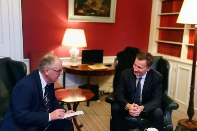 Jeremy Hunt speaks to Herald editor Colin Channon