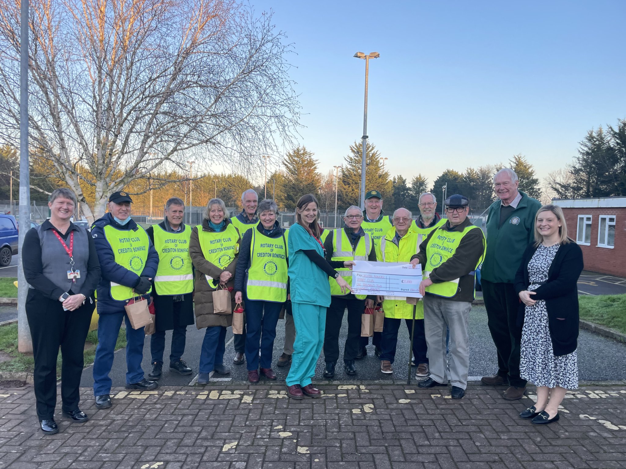 The Rotary Club of Crediton Boniface volunteers who were thanked by Dr Jo Harris, centre, with Hilary Smith, Manager, Redlands, left, and April Tregale, Operations Manager, Mid Devon Healthcare Primary Network, right. AQ 1618