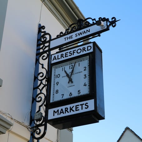 Alresford Markets clock, The Swan Hotel, Alresford, December 15th 2022.