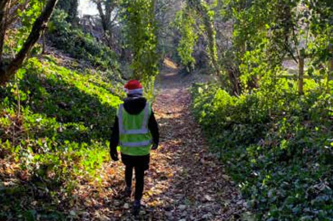 Rachel leads the Alton Walking Festival's 2022 Five to Ten Christmas walk.