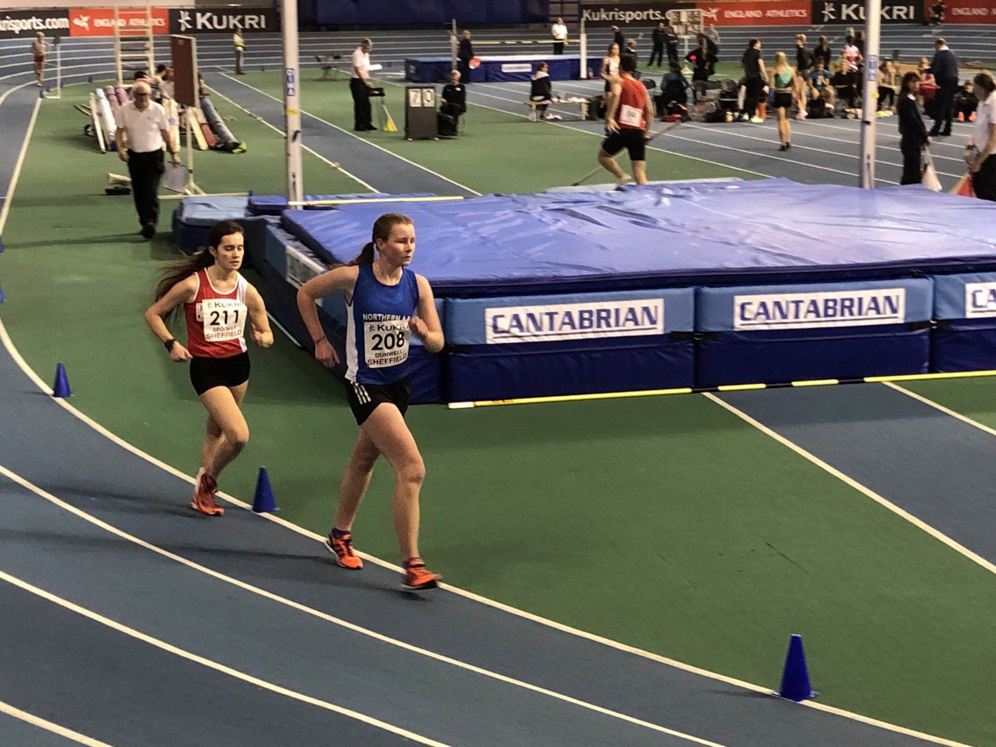 Mia Dunwell (right) on her way to the England under-20 women’s title at Sheffield on Saturday