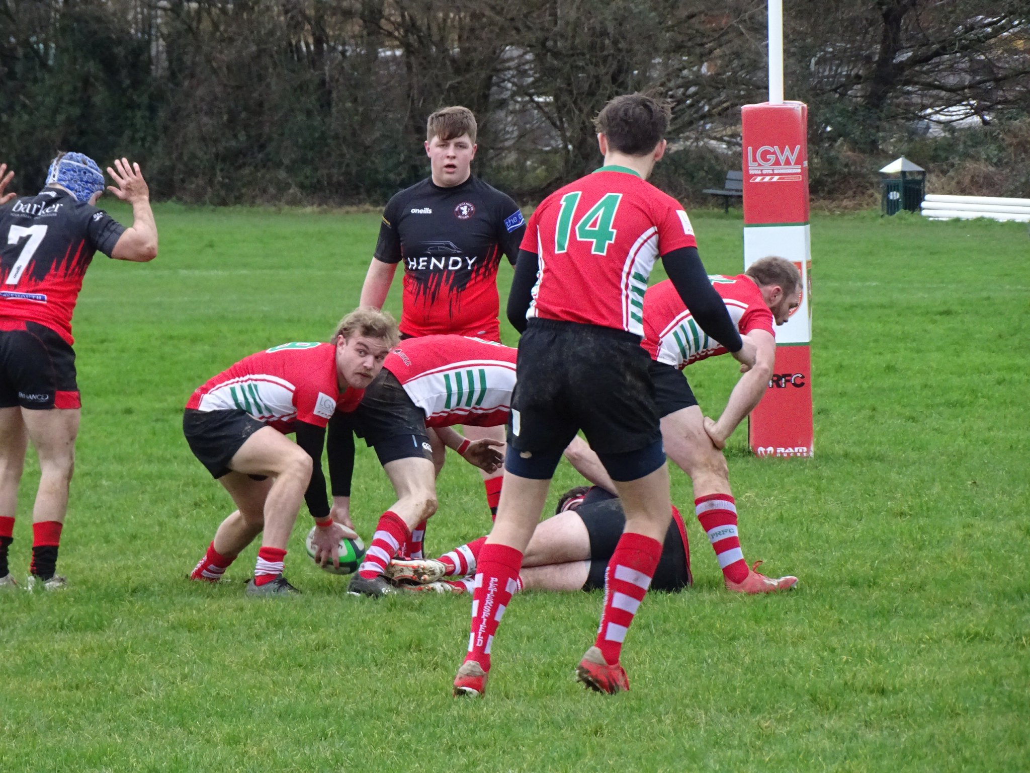 Will Cross passes to Fin Sloan