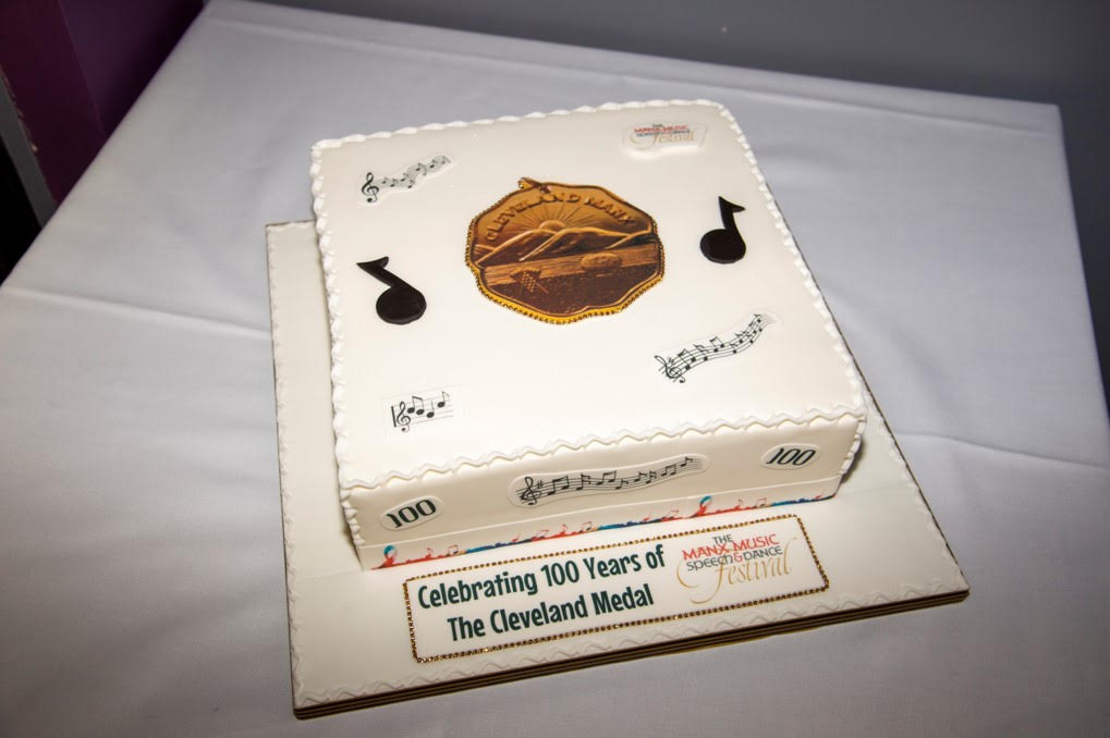 The anniversary cake