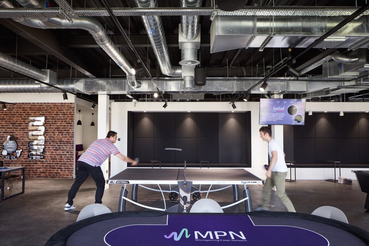 Microgaming breakout area table tennis