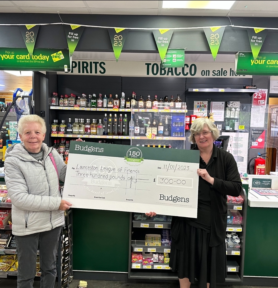 A donation of £300 from was made by Greenaway’s BP Garage to The Launceston League of Friends