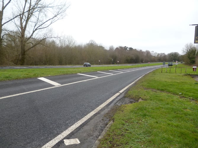A31 outside Hen & Chicken at Froyle, looking westbound towards Alton, January 31st 2023.