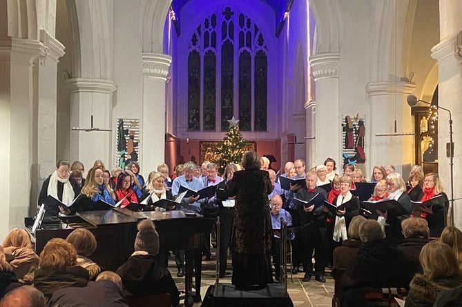 Farnham Voices Together Community Choir, St Andrew's Church, Farnham, December 14th 2022.