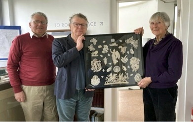 Cllr David Cox and Richard Younger-Ross present the Shaldon lace to museum curator Lin Watson
Pictures: Teign Heritage Centre (jan 2023)
