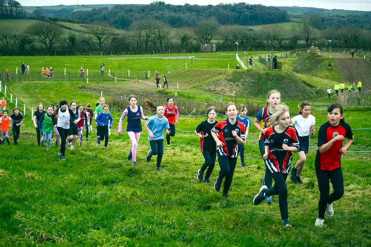 Year 5 and 6 girls race