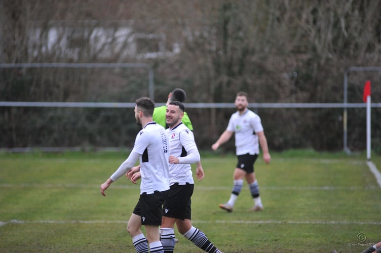 Photo: Steve Pope MDA040223A_SP004 South West Peninsular League Premier East football. Ten goals in total as Teignmouth AFC entertain Dartmouth. A full-time score of 7-3.