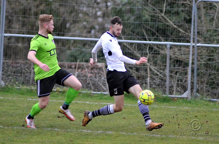 Photo: Steve Pope MDA040223A_SP004 South West Peninsular League Premier East football. Ten goals in total as Teignmouth AFC entertain Dartmouth. A full-time score of 7-3.