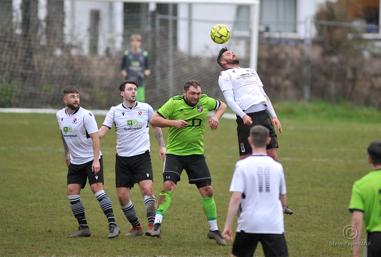 Photo: Steve Pope MDA040223A_SP004 South West Peninsular League Premier East football. Ten goals in total as Teignmouth AFC entertain Dartmouth. A full-time score of 7-3.