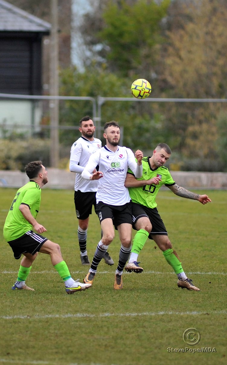 Photo: Steve Pope MDA040223A_SP004 South West Peninsular League Premier East football. Ten goals in total as Teignmouth AFC entertain Dartmouth. A full-time score of 7-3.