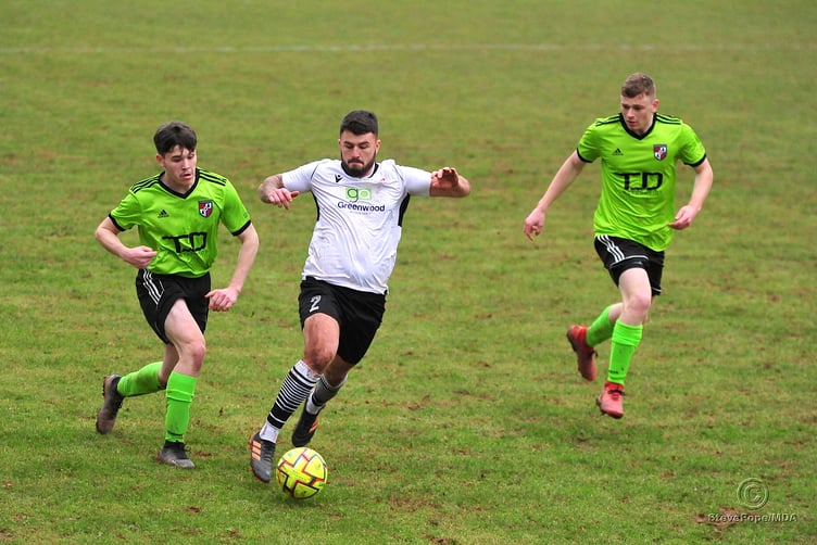 Photo: Steve Pope MDA040223A_SP004 South West Peninsular League Premier East football. Ten goals in total as Teignmouth AFC entertain Dartmouth. A full-time score of 7-3.