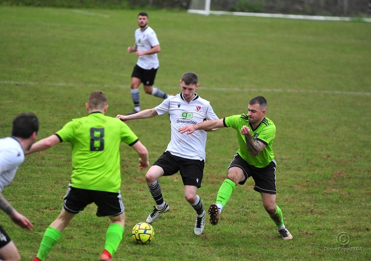Photo: Steve Pope MDA040223A_SP004 South West Peninsular League Premier East football. Ten goals in total as Teignmouth AFC entertain Dartmouth. A full-time score of 7-3.
