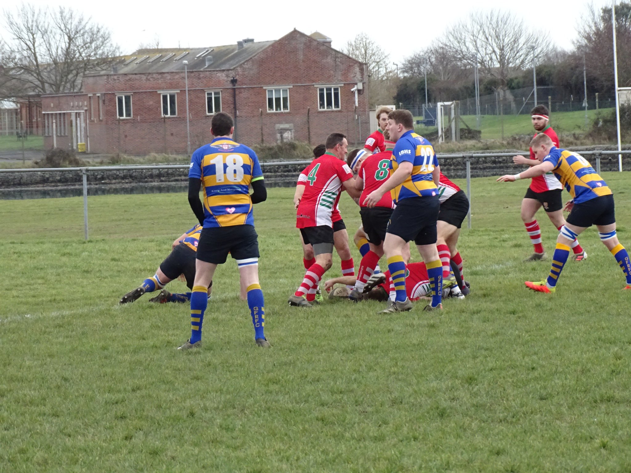 Mark Butcher and Harley Orr protect a ruck