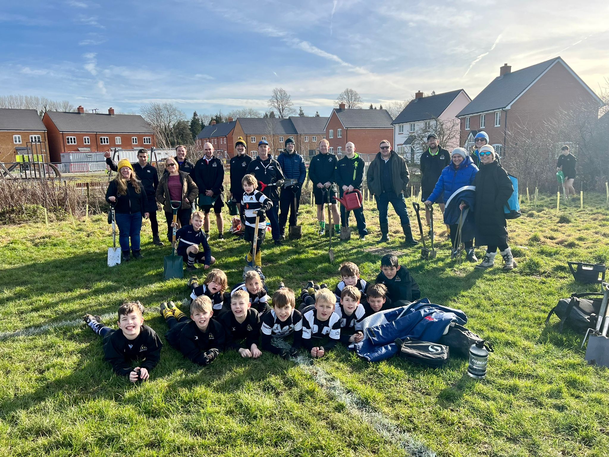 Farnham's juniors planted 140 trees