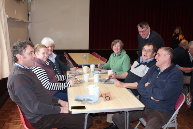 A former Newton St Cyres chairman with folk who had been YFC members at Newton Abbot, Bow, Witheridge and North Molton. SR 7009