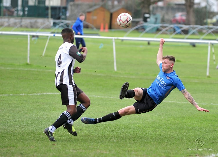 Newton Abbot Spurs versus Holsworthy