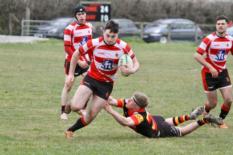 Jack Easton runs the ball from the back