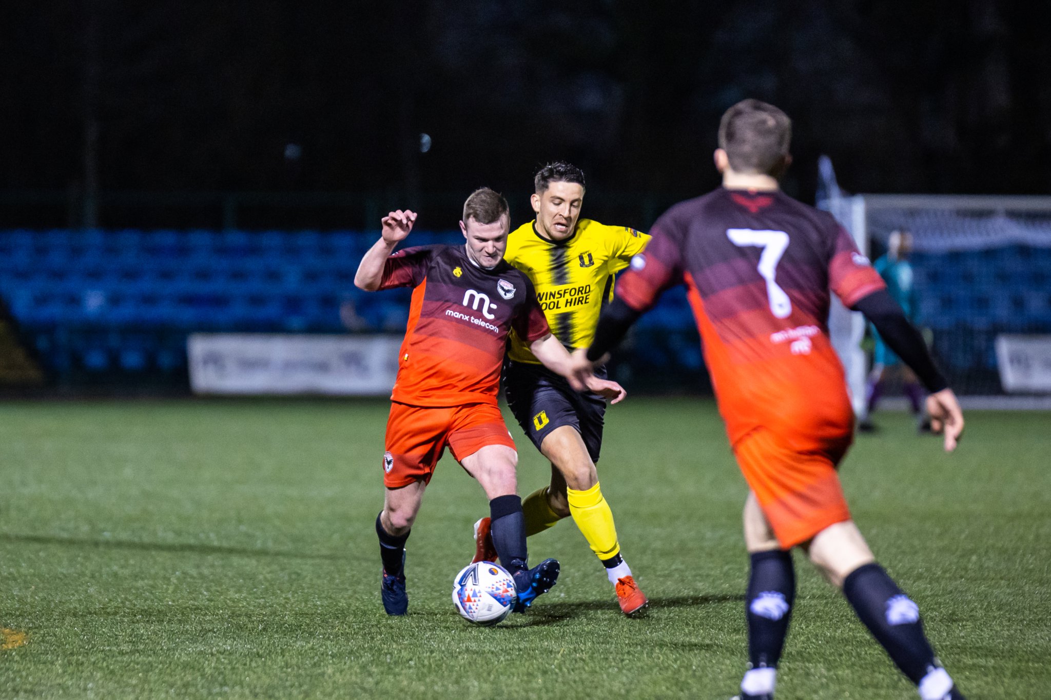 Ravens midfelder Ronan McDonnell attempts to hold off the attentions of a visiting player during the weekend’s match (Photo: Gary Weightman)