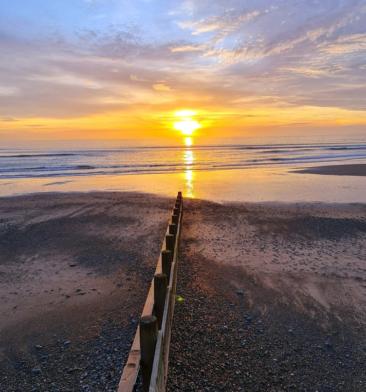 Sunset at Tywyn, captured by Tony Stringfellow