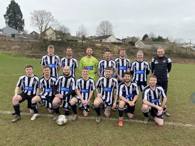 n Bream Amts Reserves. Back row: Liam Hale, Aaron Peachey, Chris Barnett, Ashley Bonner, Jacob Turner, Luke Aldridge, Glyn Bayley, Ryan Callow. Front Row: James Ward, Alfie Evans, Joe Harding, Jake Parsons, Connor Workman, Elliott Davis.