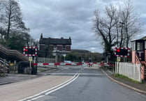 BREAKING NEWS: Crediton Railway level crossing barrier break-down
