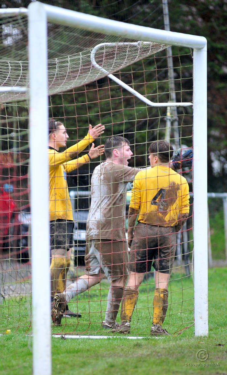 Kingsteignton Athletic versus Ilsington Villa
